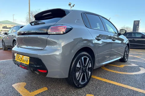 DE25UVK PEUGEOT 208 1.2 PureTech 100 Allure 5dr Thumbnail #34