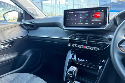 DE25UVK PEUGEOT 208 1.2 PureTech 100 Allure 5dr Thumbnail #44