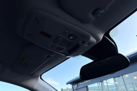 DE25UVK PEUGEOT 208 1.2 PureTech 100 Allure 5dr Thumbnail #61