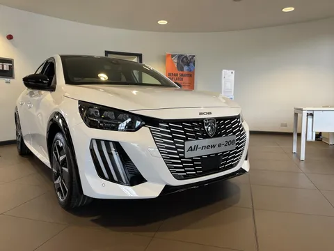 DE25UVK PEUGEOT 208 1.2 PureTech 100 Allure 5dr Thumbnail #62