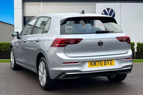 KM75BTZ Volkswagen Golf 1.5 TSI 204 Style eHybrid 5dr DSG Thumbnail #3