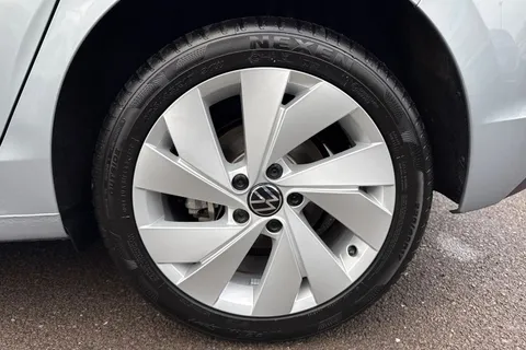 KM75BTZ Volkswagen Golf 1.5 TSI 204 Style eHybrid 5dr DSG Thumbnail #11