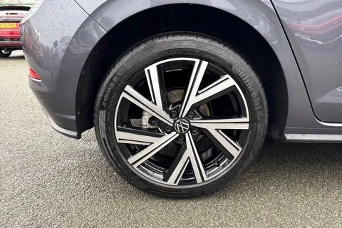 DC25NJJ Volkswagen Polo 1.0 TSI 115 Black Edition 5dr DSG Thumbnail #10