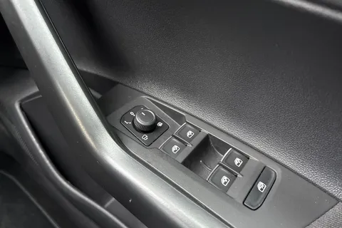 DC25NJJ Volkswagen Polo 1.0 TSI 115 Black Edition 5dr DSG Thumbnail #24