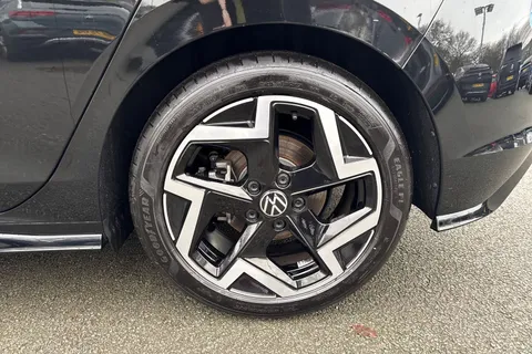 KP75MKC Volkswagen Golf 1.5 TSI 150 R-Line 5dr Thumbnail #11