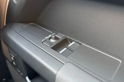 DP75XBS Land Rover Defender 90 D250 S Thumbnail #26