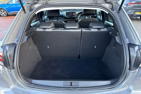 DE25UVK PEUGEOT 208 1.2 PureTech Allure Euro 6 (s/s) 5dr Thumbnail #7