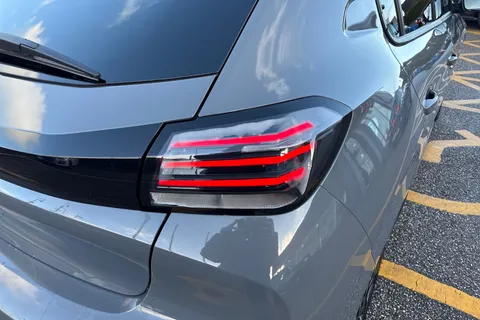 DE25UVK PEUGEOT 208 1.2 PureTech Allure Euro 6 (s/s) 5dr Thumbnail #8