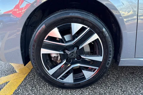 DE25UVK PEUGEOT 208 1.2 PureTech Allure Euro 6 (s/s) 5dr Thumbnail #13