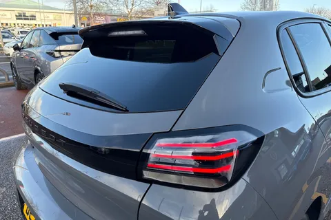 DE25UVK PEUGEOT 208 1.2 PureTech Allure Euro 6 (s/s) 5dr Thumbnail #32