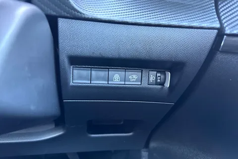 DE25UVK PEUGEOT 208 1.2 PureTech Allure Euro 6 (s/s) 5dr Thumbnail #42