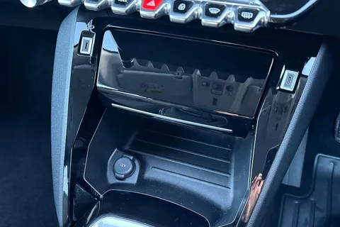 DE25UVK PEUGEOT 208 1.2 PureTech Allure Euro 6 (s/s) 5dr Thumbnail #56