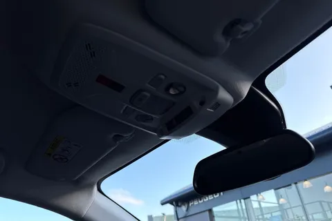 DE25UVK PEUGEOT 208 1.2 PureTech Allure Euro 6 (s/s) 5dr Thumbnail #61