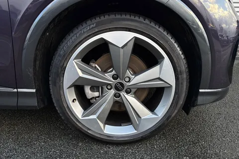 KR25UZY Audi Q4 e-tron Q4 Sportback Black Edition 45 e-tron  210,00 kW Thumbnail #10