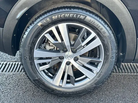 MW22HXO PEUGEOT 3008 1.2 PureTech Allure Premium Euro 6 (s/s) 5dr Thumbnail #23