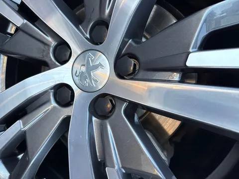 MW22HXO PEUGEOT 3008 1.2 PureTech Allure Premium Euro 6 (s/s) 5dr Thumbnail #27