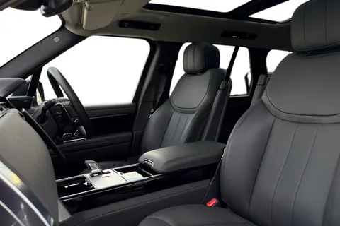 BA73YRT Land Rover Range Rover 3.0 D300 SE 4dr Auto Thumbnail #3