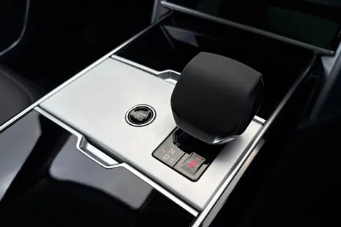 BA73YRT Land Rover Range Rover 3.0 D300 SE 4dr Auto Thumbnail #13