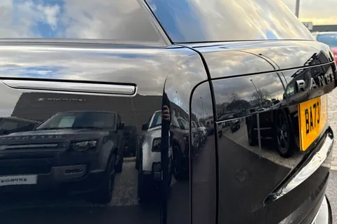 BA73YRT Land Rover Range Rover 3.0 D300 SE 4dr Auto Thumbnail #19