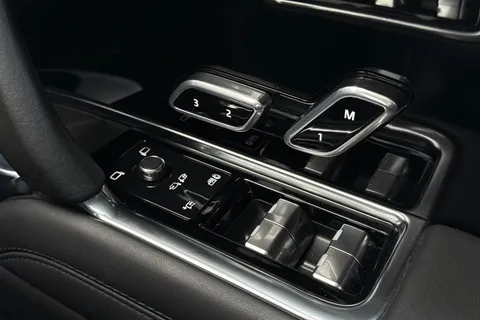 BA73YRT Land Rover Range Rover 3.0 D300 SE 4dr Auto Thumbnail #25