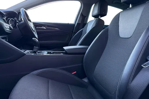 DN67EHT Vauxhall Insignia 2.0 Turbo D BlueInjection SRi Nav Grand Sport Euro 6 (s/s) 5dr Thumbnail #16