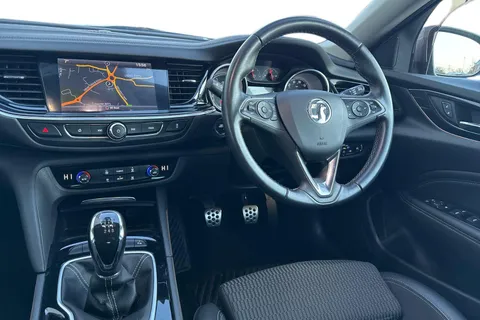 DN67EHT Vauxhall Insignia 2.0 Turbo D BlueInjection SRi Nav Grand Sport Euro 6 (s/s) 5dr Thumbnail #18