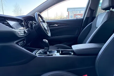 DN67EHT Vauxhall Insignia 2.0 Turbo D BlueInjection SRi Nav Grand Sport Euro 6 (s/s) 5dr Thumbnail #30