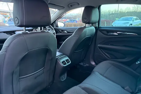 DN67EHT Vauxhall Insignia 2.0 Turbo D BlueInjection SRi Nav Grand Sport Euro 6 (s/s) 5dr Thumbnail #31