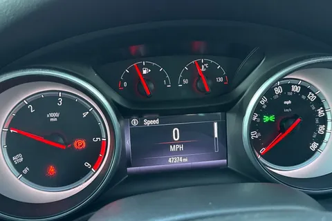 DN67EHT Vauxhall Insignia 2.0 Turbo D BlueInjection SRi Nav Grand Sport Euro 6 (s/s) 5dr Thumbnail #59