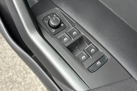 DC25NJJ Volkswagen Polo 1.0 TSI 115 Black Edition 5dr DSG |  Heated Seats | Adaptive Cruise Control Thumbnail #26