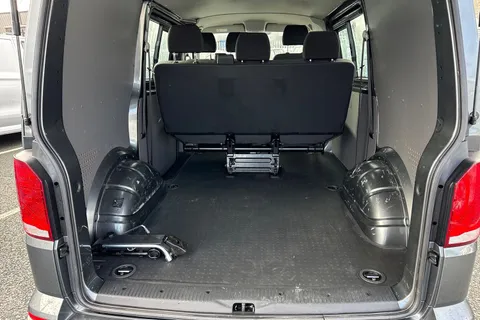 CX74LWK Volkswagen Transporter 2.0 TDI T32 Startline Kombi DSG FWD SWB Euro 6 (s/s) 5dr Thumbnail #6