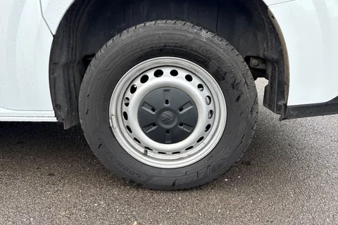 CX25LYZ Volkswagen Transporter 2.0 TDI T28 Commerce Plus FWD SWB Euro 6 (s/s) 5dr Thumbnail #10