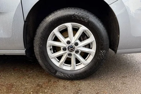 CX72NZD Volkswagen Multivan 1.5 TSI Life Long MPV DSG Euro 6 (s/s) 5dr Thumbnail #11