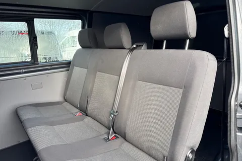 CX74LWK Volkswagen Transporter 2.0 TDI T32 Startline Kombi DSG FWD SWB Euro 6 (s/s) 5dr Thumbnail #18