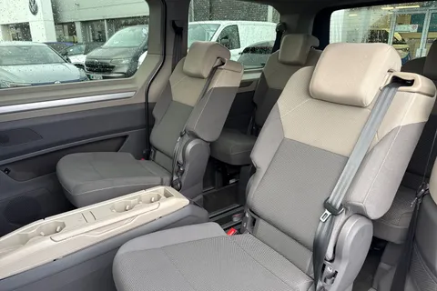 CX72NZD Volkswagen Multivan 1.5 TSI Life Long MPV DSG Euro 6 (s/s) 5dr Thumbnail #19