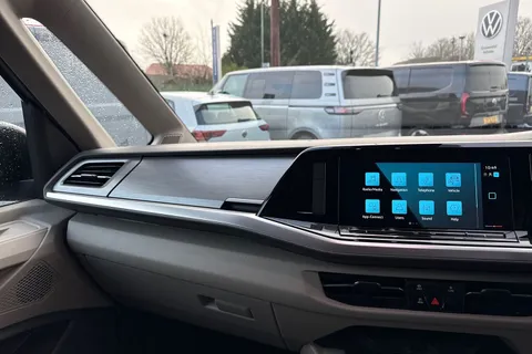 CX72NZD Volkswagen Multivan 1.5 TSI Life Long MPV DSG Euro 6 (s/s) 5dr Thumbnail #20