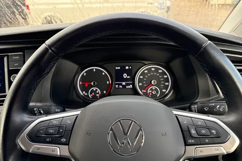 CX74LWK Volkswagen Transporter 2.0 TDI T32 Startline Kombi DSG FWD SWB Euro 6 (s/s) 5dr Thumbnail #28