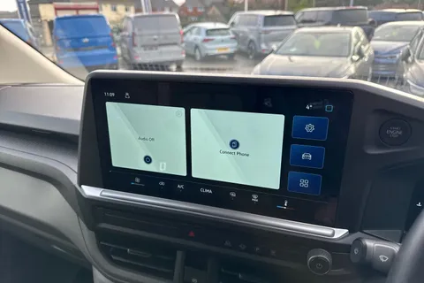 CX25LYZ Volkswagen Transporter 2.0 TDI T28 Commerce Plus FWD SWB Euro 6 (s/s) 5dr Thumbnail #30