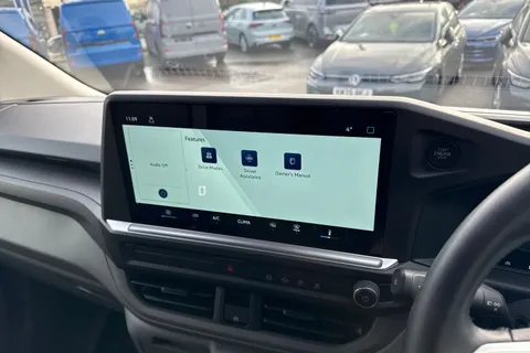 CX25LYZ Volkswagen Transporter 2.0 TDI T28 Commerce Plus FWD SWB Euro 6 (s/s) 5dr Thumbnail #32