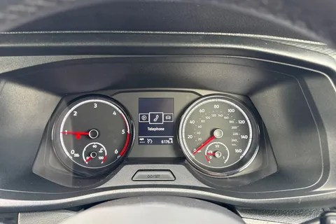 CX74LWK Volkswagen Transporter 2.0 TDI T32 Startline Kombi DSG FWD SWB Euro 6 (s/s) 5dr Thumbnail #32