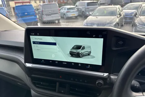 CX25LYZ Volkswagen Transporter 2.0 TDI T28 Commerce Plus FWD SWB Euro 6 (s/s) 5dr Thumbnail #33