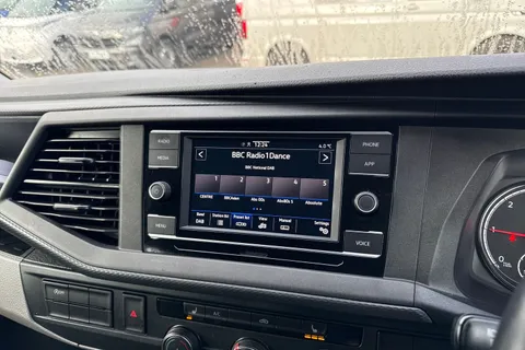 CX74LWK Volkswagen Transporter 2.0 TDI T32 Startline Kombi DSG FWD SWB Euro 6 (s/s) 5dr Thumbnail #34