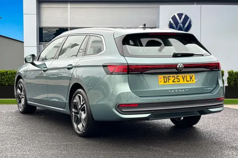 DF25YLK Volkswagen Passat 1.5 TSI eHybrid Life 5dr DSG, **TOW BAR, PAN ROOF, 18 INCH YORK ALLOYS** Thumbnail #3