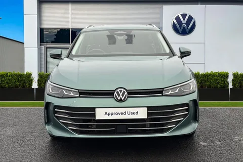 DF25YLK Volkswagen Passat 1.5 TSI eHybrid Life 5dr DSG, **TOW BAR, PAN ROOF, 18 INCH YORK ALLOYS** Thumbnail #6