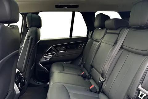 4 of 51 for Land Rover Range Rover 3.0 D300 SE 5dr