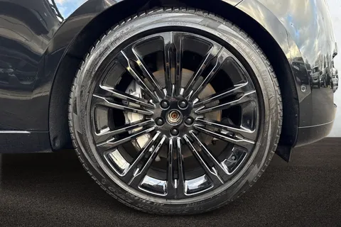 9 of 51 for Land Rover Range Rover 3.0 D300 SE 5dr