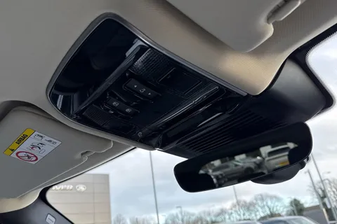 24 of 51 for Land Rover Range Rover 3.0 D300 SE 5dr