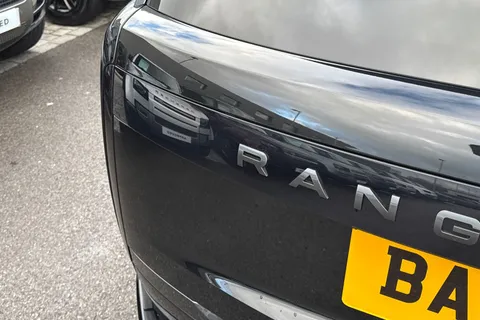 27 of 51 for Land Rover Range Rover 3.0 D300 SE 5dr