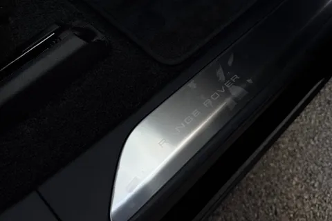 34 of 51 for Land Rover Range Rover 3.0 D300 SE 5dr