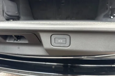 36 of 51 for Land Rover Range Rover 3.0 D300 SE 5dr